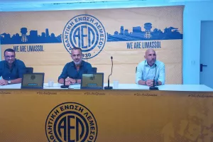 "Να έρθουν κοντά όλοι οι πρώην προέδροι- Ο Σοφοκλέους θέλει να βοηθήσει- Μίνιμουμ στόχος η 6άδα"