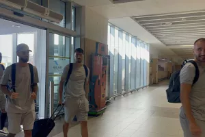 Η άφιξη της Πάφου στο αεροδρόμιο (Φώτος/Βίντεο)
