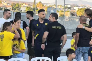 (ΦΩΤΟΣ kerkida) Γνωριμία με παίκτες και τεχνικό τιμ 
