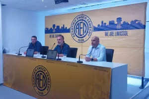 "Να έρθουν κοντά όλοι οι πρώην προέδροι- Ο Σοφοκλέους θέλει να βοηθήσει- Μίνιμουμ στόχος η 6άδα"