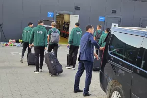 Έφτασαν οι διαιτητές του RFS-ΑΠΟΕΛ (Φώτος Kerkida)