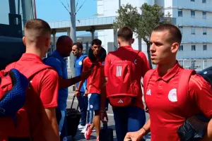 "Πέταξε" για Βραζιλία η Κ19 του Ολυμπιακού (φώτος)