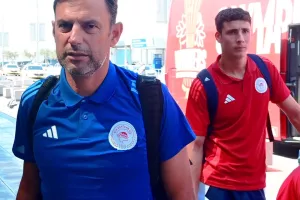 "Πέταξε" για Βραζιλία η Κ19 του Ολυμπιακού (φώτος)