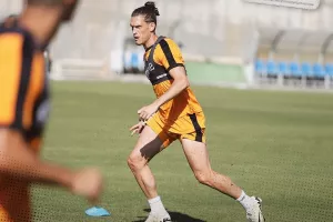 Σκληρή δουλειά/Πρεμιέρα