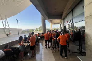 (Φώτος kerkida) Γέμισε ήδη η καφετέρια του ΓΣΠ 