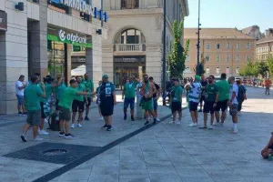 (Φώτος Kerkida) “Πρασίνισε” η πλατεία Blaha Lujza