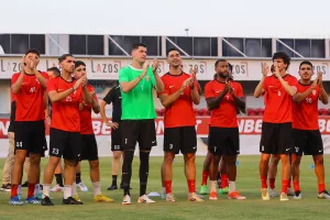 Σαλαμίνα/Με μαύρες στόλες στο φιλικό λόγω τις 14ης Αυγούστου 1974