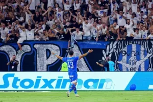 Απόλλων - ΑΕΚ: Χαμένο πέναλτι, αποβολή και... "διπλό" με ανατροπή (Φώτος)