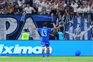 Απόλλων - ΑΕΚ: Χαμένο πέναλτι, αποβολή και... "διπλό" με ανατροπή (Φώτος)