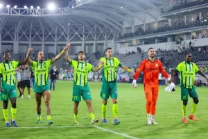 Απόλλων - ΑΕΚ: Χαμένο πέναλτι, αποβολή και... "διπλό" με ανατροπή (Φώτος)