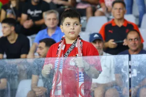 (ΦΩΤΟΣ) Ο κόσμος στο Άρης-Ολυμπιακός Πειραιώς