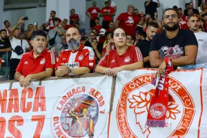 (ΦΩΤΟΣ) Ο κόσμος στο Άρης-Ολυμπιακός Πειραιώς