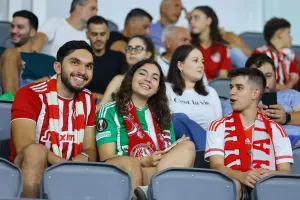 (ΦΩΤΟΣ) Ο κόσμος στο Άρης-Ολυμπιακός Πειραιώς