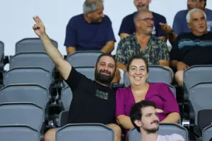 (ΦΩΤΟΣ) Ο κόσμος στο Άρης-Ολυμπιακός Πειραιώς