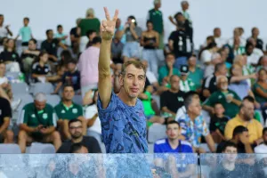 (ΦΩΤΟΣ) Ο κόσμος στο Άρης-Ολυμπιακός Πειραιώς
