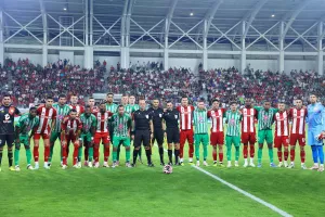 (ΒΙΝΤΕΟ Kerkida/ΦΩΤΟΣ) Είσοδος ομάδων ΚΑΙ με τον ύμνο του Ολυμπιακού!