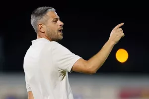 ΕΝΠ-Καρμιώτισσα: Έχασε ευκαιρίες όμως σκόραρε απ΄τα… 11 και πανηγύρισε “διπλό”