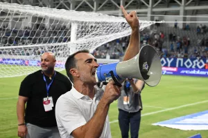 Καρσέδο με ντουντούκα, σε ρόλο... οργανωτή! (Βίντεο Kerkida/Φώτος)