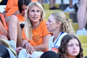 Οι φίλοι του ΑΠΟΕΛ στο ΓΣΠ (Φώτος)