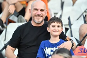 Οι φίλοι του ΑΠΟΕΛ στο ΓΣΠ (Φώτος)