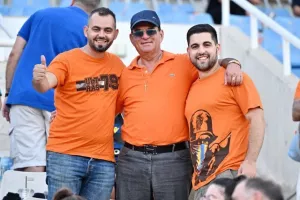 Οι φίλοι του ΑΠΟΕΛ στο ΓΣΠ (Φώτος)