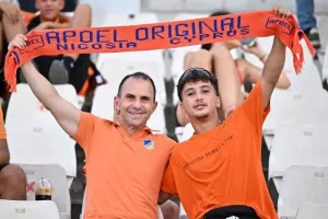 Οι φίλοι του ΑΠΟΕΛ στο ΓΣΠ (Φώτος)