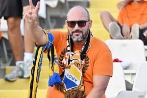 Οι φίλοι του ΑΠΟΕΛ στο ΓΣΠ (Φώτος)