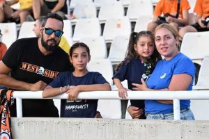 Οι φίλοι του ΑΠΟΕΛ στο ΓΣΠ (Φώτος)