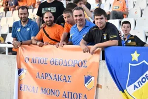 Οι φίλοι του ΑΠΟΕΛ στο ΓΣΠ (Φώτος)