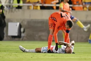ΑΠΟΕΛ-Σλόβαν: Χάθηκε το Ch.L, φουλ για Europa League! (Φώτος)