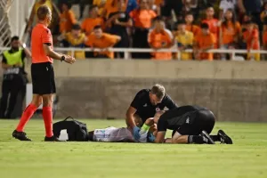 ΑΠΟΕΛ-Σλόβαν: Χάθηκε το Ch.L, φουλ για Europa League! (Φώτος)