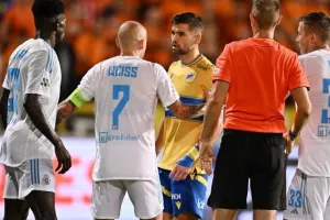 ΑΠΟΕΛ-Σλόβαν: Χάθηκε το Ch.L, φουλ για Europa League! (Φώτος)