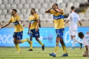 ΑΠΟΕΛ-Σλόβαν: Χάθηκε το Ch.L, φουλ για Europa League! (Φώτος)