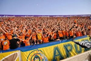 ΑΠΟΕΛ-Σλόβαν: Χάθηκε το Ch.L, φουλ για Europa League! (Φώτος)