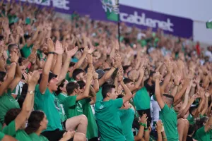 Έσπασε το φράγμα των 9000