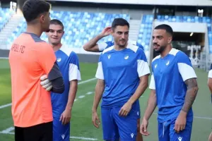 ΑΠΟΕΛ/ Η προπόνηση στο Národný futbalový štadión (Φώτος/Βίντεο)