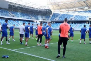 ΑΠΟΕΛ/ Η προπόνηση στο Národný futbalový štadión (Φώτος/Βίντεο)