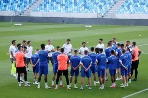 ΑΠΟΕΛ/ Η προπόνηση στο Národný futbalový štadión (Φώτος/Βίντεο)