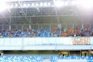 ΦΩΤΟΣ/ Οι ΑΠΟΕΛίστες στο "Národný futbalový štadión"