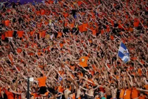 ΑΠΟΕΛ-Σλόβαν: Χάθηκε το Ch.L, φουλ για Europa League! (Φώτος)
