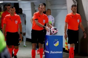 ΑΠΟΕΛ-Σλόβαν: Χάθηκε το Ch.L, φουλ για Europa League! (Φώτος)