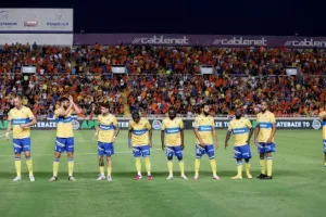 ΑΠΟΕΛ-Σλόβαν: Χάθηκε το Ch.L, φουλ για Europa League! (Φώτος)