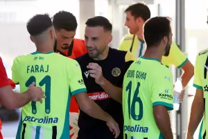 (Φώτος) Αγκαλιές… με τους πρώην  