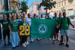 Μαζεύεται ο κόσμος…  