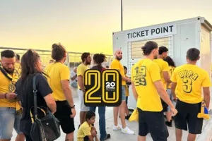 Πρώτο εντός και... ουρά στα εκδοτήρια (φώτος/βίντεο Kerkida)