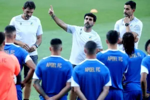 ΑΠΟΕΛ/ Η προπόνηση στο Národný futbalový štadión (Φώτος/Βίντεο)