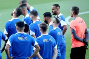 ΑΠΟΕΛ/ Η προπόνηση στο Národný futbalový štadión (Φώτος/Βίντεο)