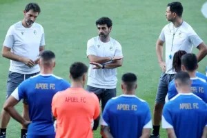 ΑΠΟΕΛ/ Η προπόνηση στο Národný futbalový štadión (Φώτος/Βίντεο)