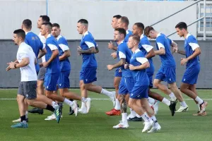 ΑΠΟΕΛ/ Η προπόνηση στο Národný futbalový štadión (Φώτος/Βίντεο)