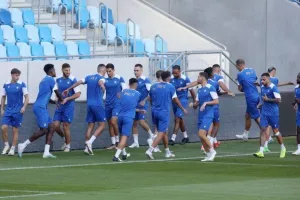 ΑΠΟΕΛ/ Η προπόνηση στο Národný futbalový štadión (Φώτος/Βίντεο)